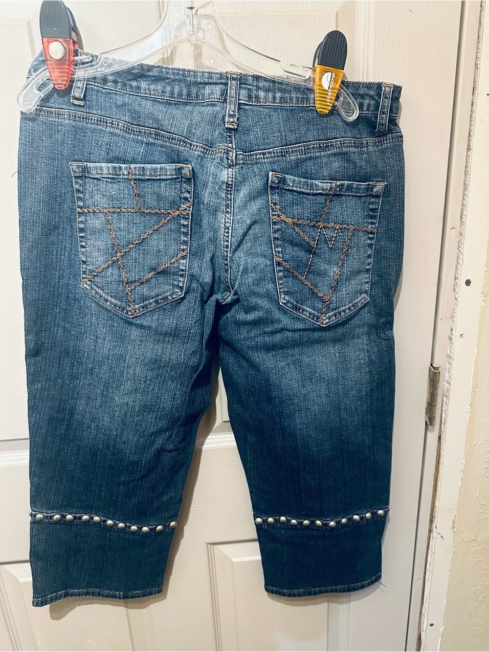 Misfit Capris. Size 14